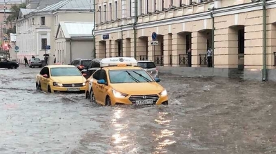 В Москве из-за дождя начался потоп