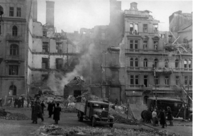 "Всего лишь ошибка": для чего американцы бомбили Прагу в День святого Валентина
